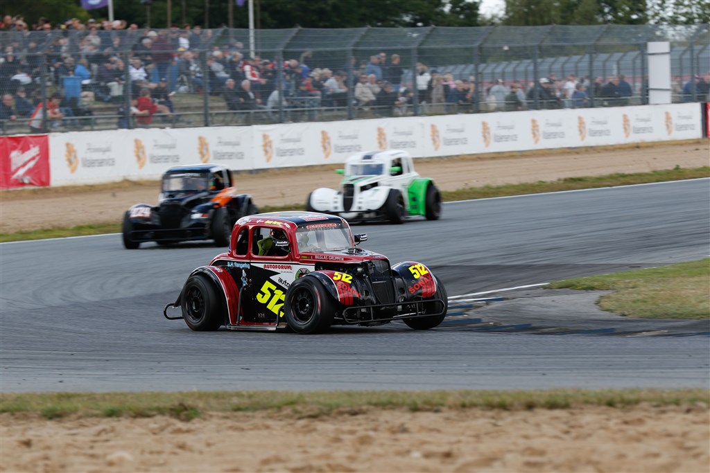 Første matchbold til ARTS.
(Foto: Motorsporten.dk)